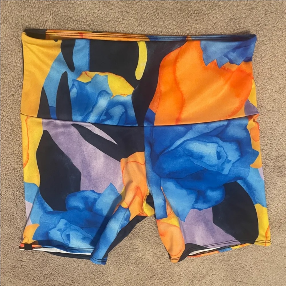 Onzie Colourful Abstract Activewear/Cycle Shorts